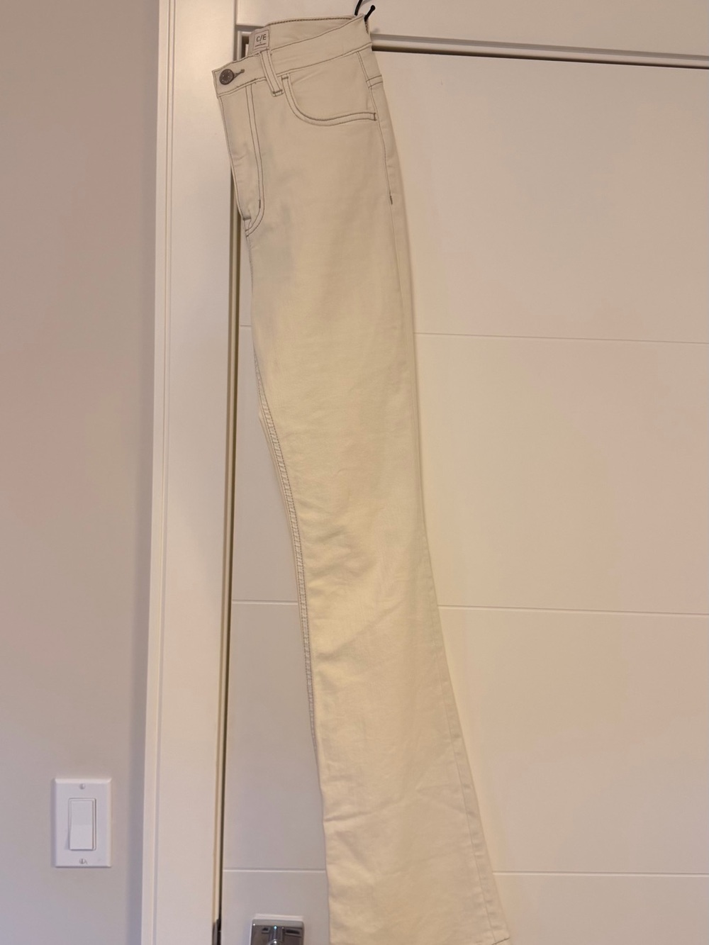 Cream High-Rise Women’s Jeans